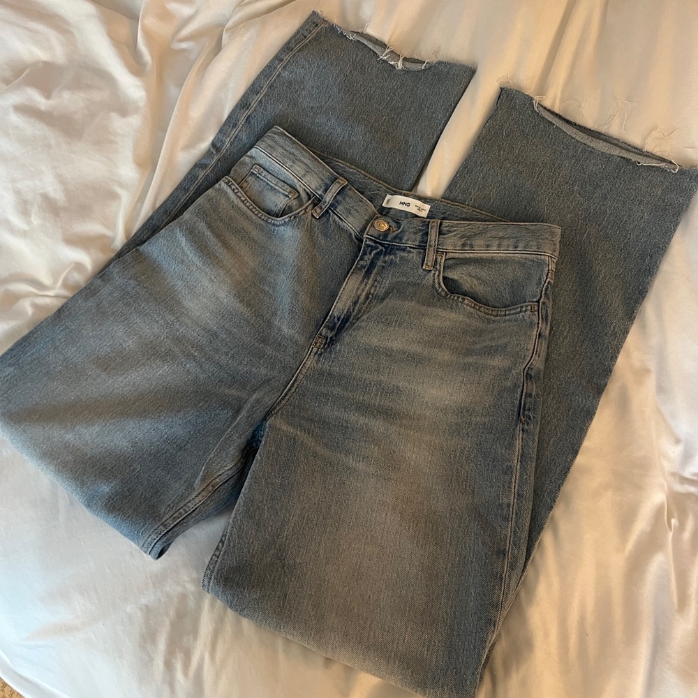 Mid Rise Relaxed Jeans - Picture 3 of 5